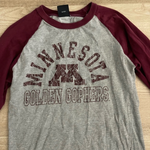 University of Minnesota gophers t shirt - Picture 2 of 3